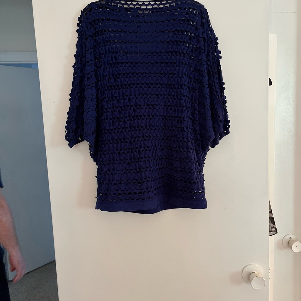 Chic Navy Blue Knit Top